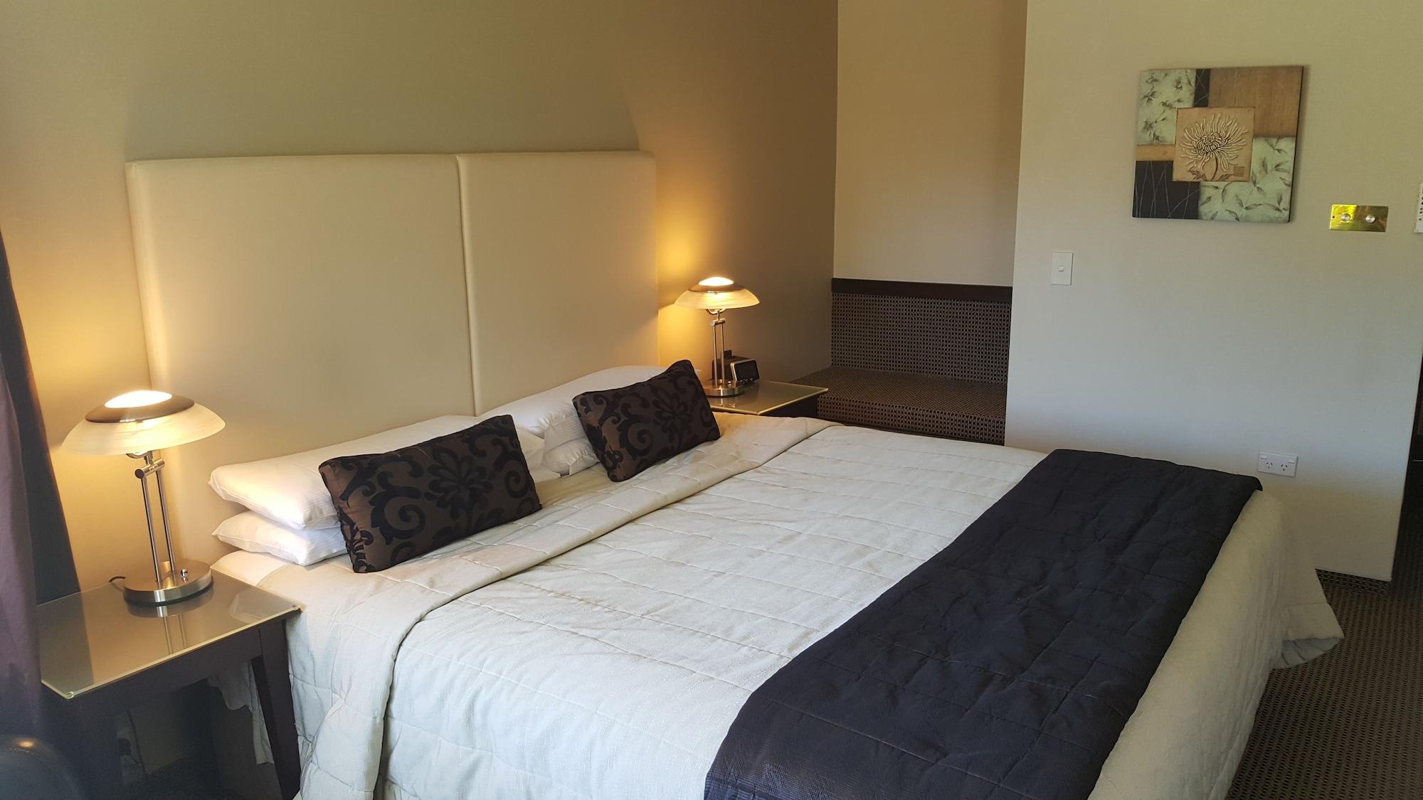 Carnmore Chateau Marlborough Hotel